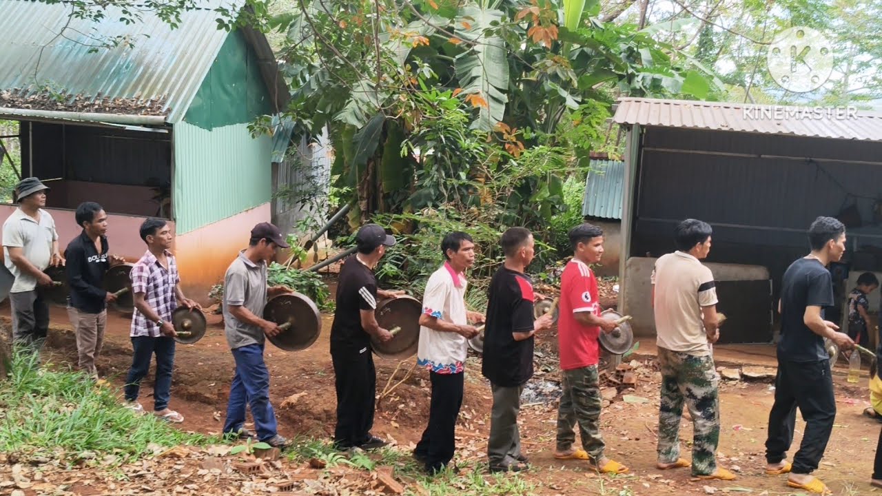 Công Chiêng Tây Nguyên - Đội Công Chiêng Làng Kro / P40