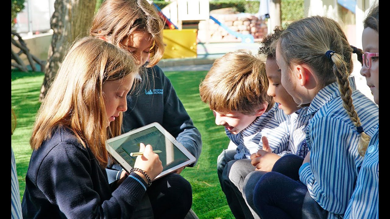 IALE APPLE DISTINGUISHED SCHOOL