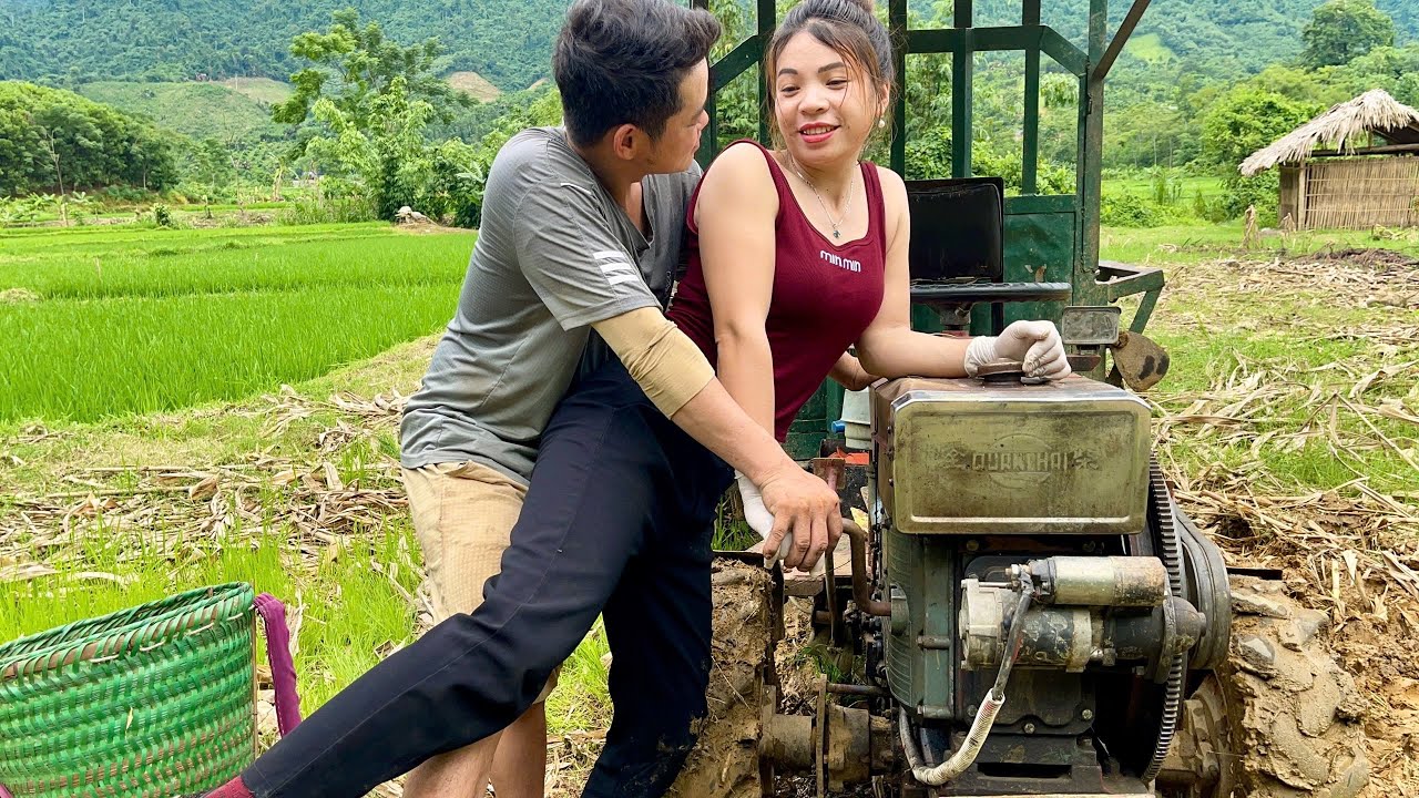 Time-lapse Video: Talented Female Mechanic Repairs and Goes Uphill to Buy Corn