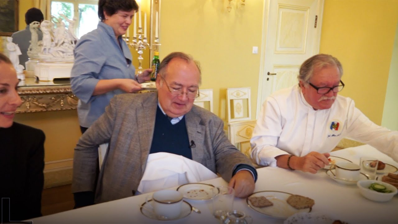 Franskmennene tester norsk frokost, men én ting nekter ambassadøren å smake på