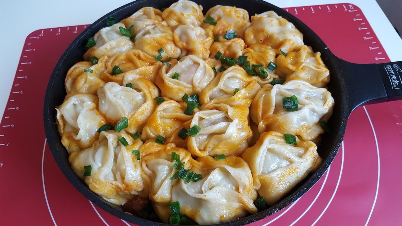 Russische Manti mit Kartoffel in der Pfanne gekocht