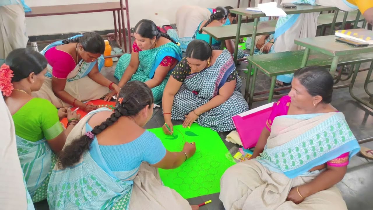 FLN GNANAJYOTHI TRAINING @ ZPHS MUNDLAMURU TLM PRESENTATION