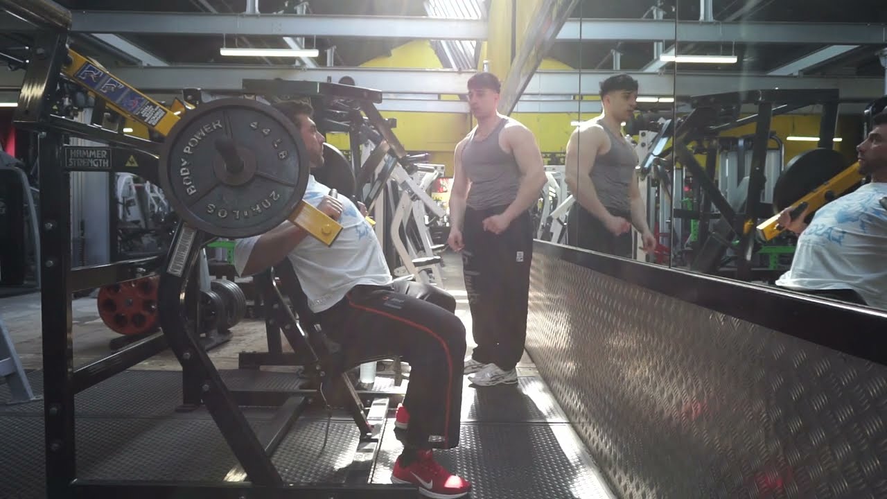 First look at #HammerStrength Plate Loaded Iso-Lateral Super Incline Press @TheHammerStrength
