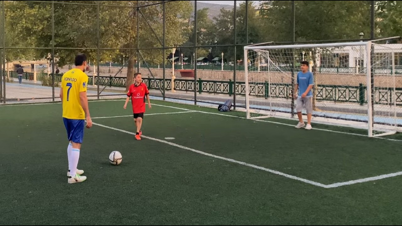 CRISTIANO RONALDO FORMASI GİYDİK - HALI SAHADA ÇEKİŞMELİ MÜCADELELER #football #futbol #ronaldoform