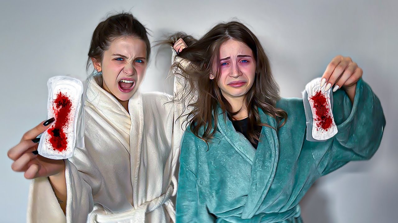 NOSSA MENSTRUAÇÃO DESCEU NO MESMO DIA!