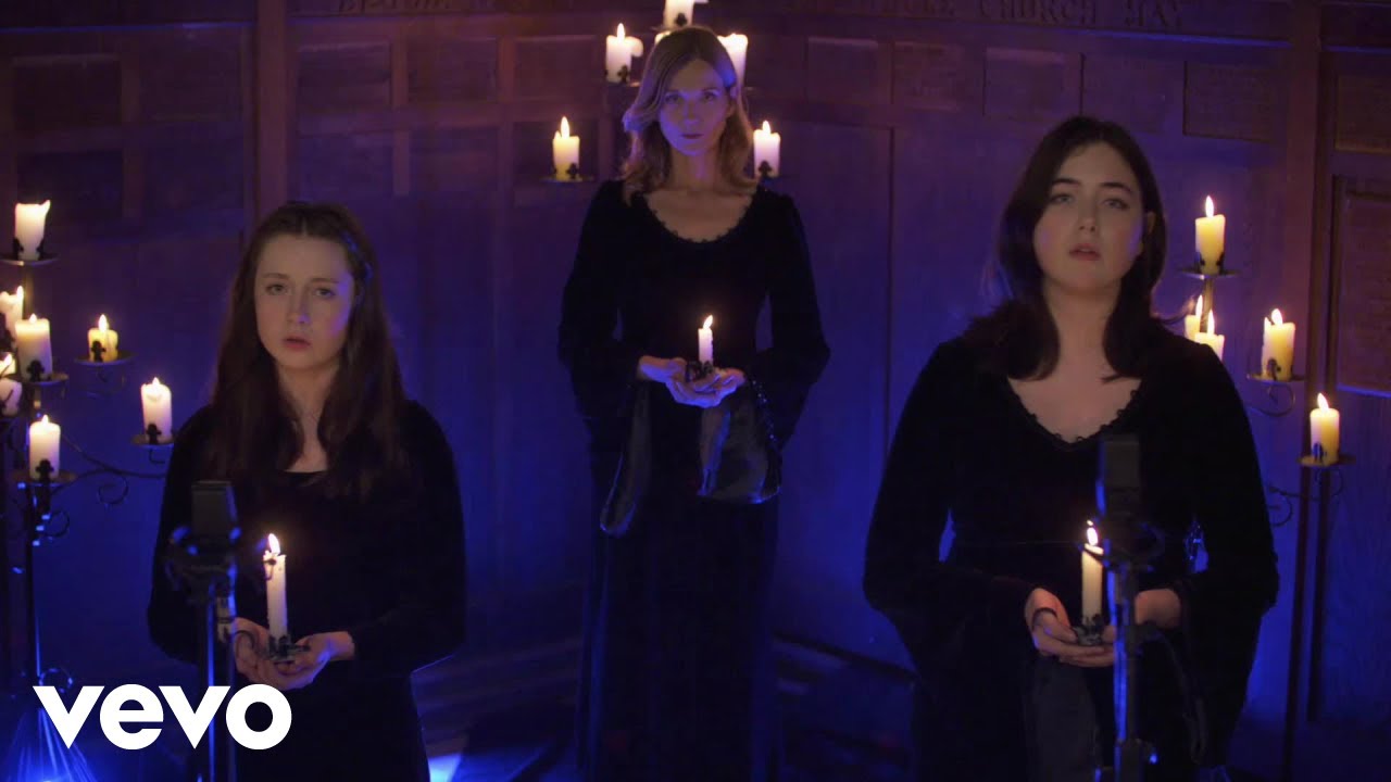 Noel Nouvelet (feat. Aisling McGlynn & Lauren McGlynn)
