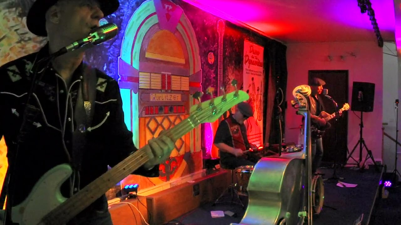 Too Hip Gotta Go at Cove Ivy Leaf Club, Jan 2026