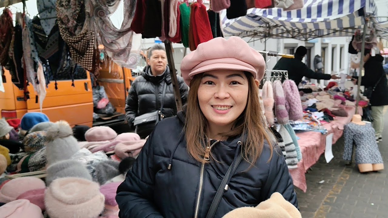 Warsaw Poland Public Market Looking for Ryby With @MamalovesniPapaloves @papalovestvofficial5200 