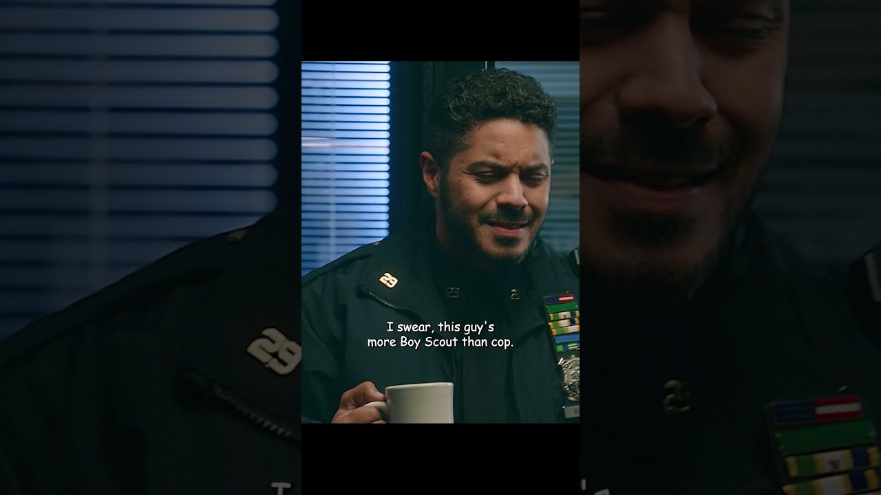 every cop would be expected to salute the front desk #movie #shorts