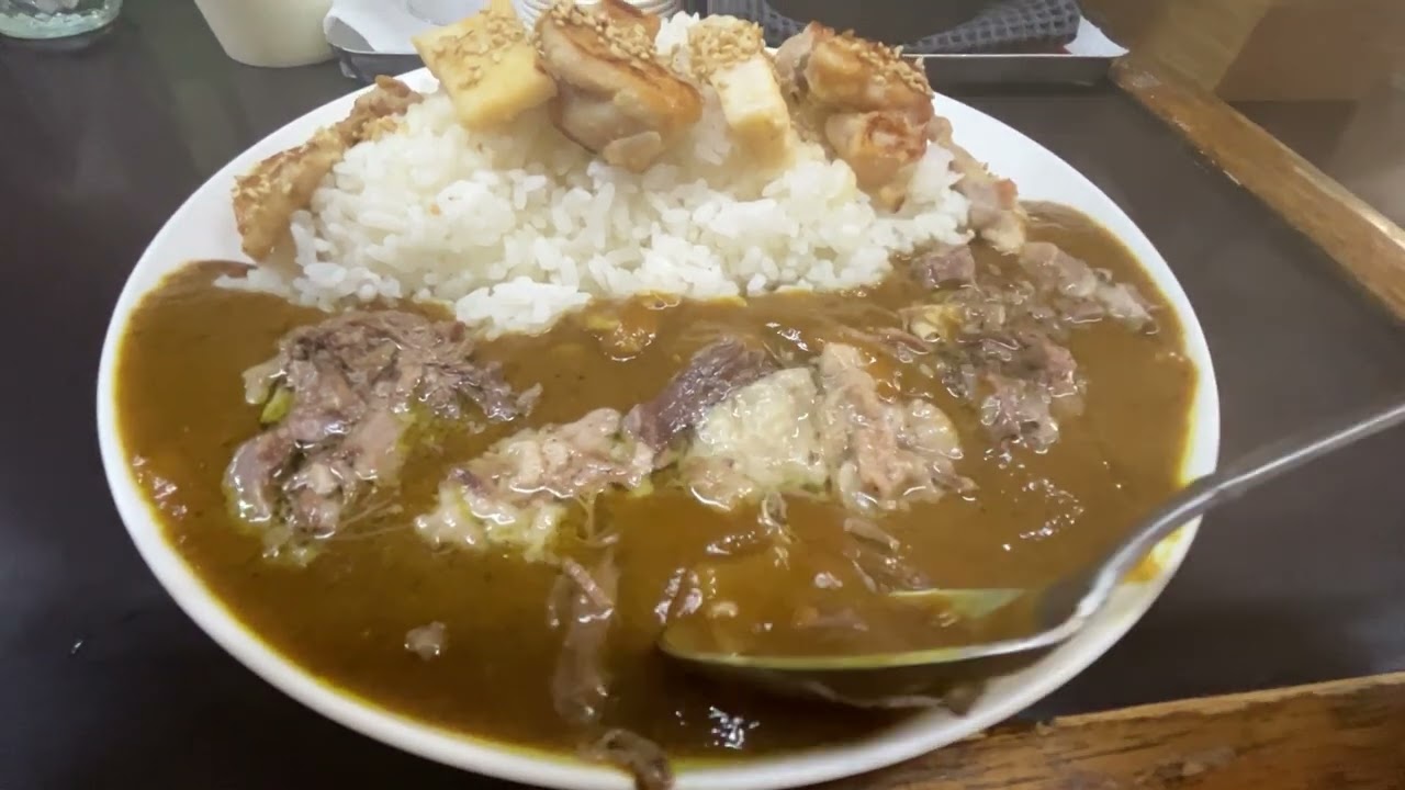 大久保「小さなカレー家」で出会う牛すじ沼｜450gライスと味噌ミックスが心揺さぶるカレー体験