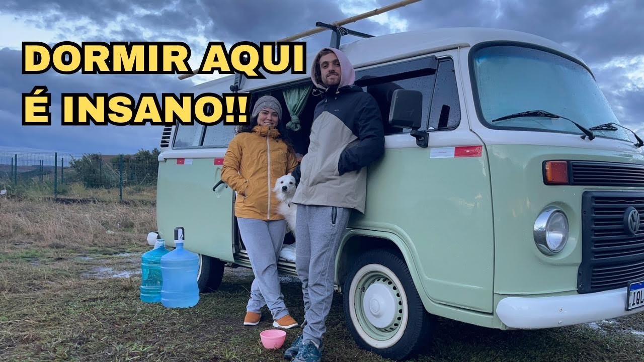 DORMINDO NA KOMBI NO TOPO DA SERRA DO RIO DO RASTRO – FRIO, ALTITUDE E NEBLINA! 🚐❄️🌫️