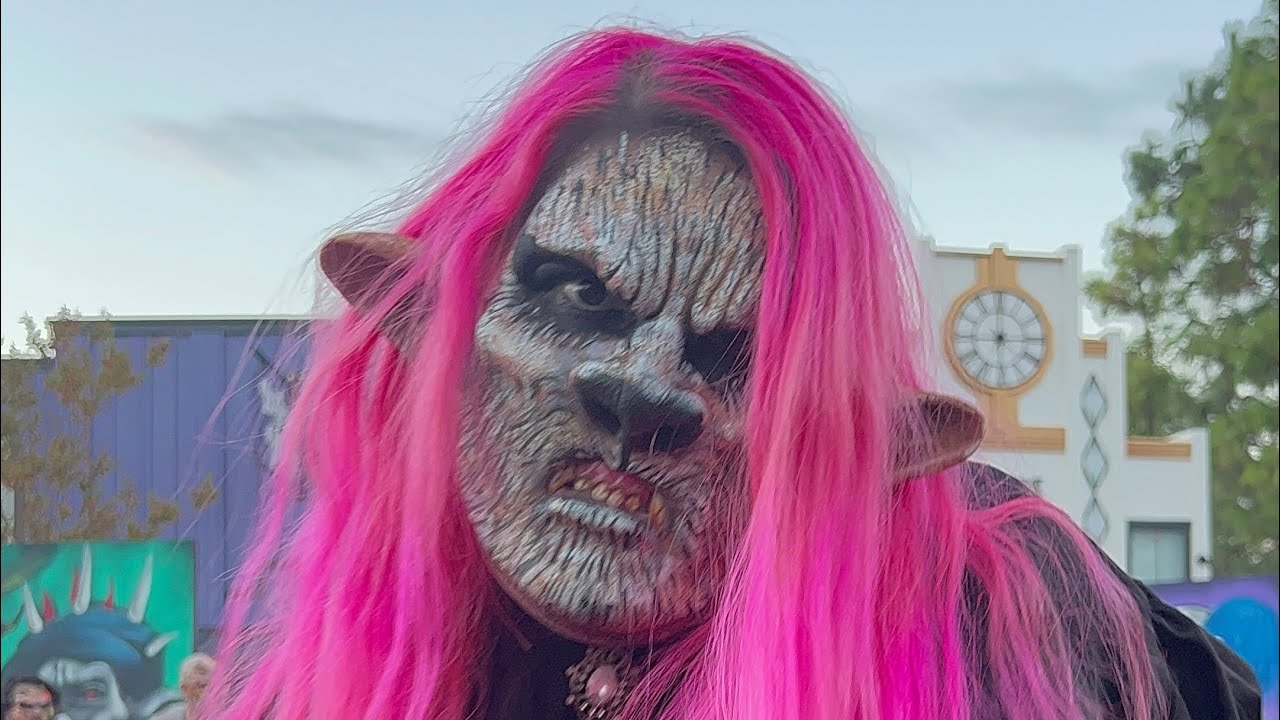 Six Flags Magic Mountain Fright Fest Unleashed Opening Moment