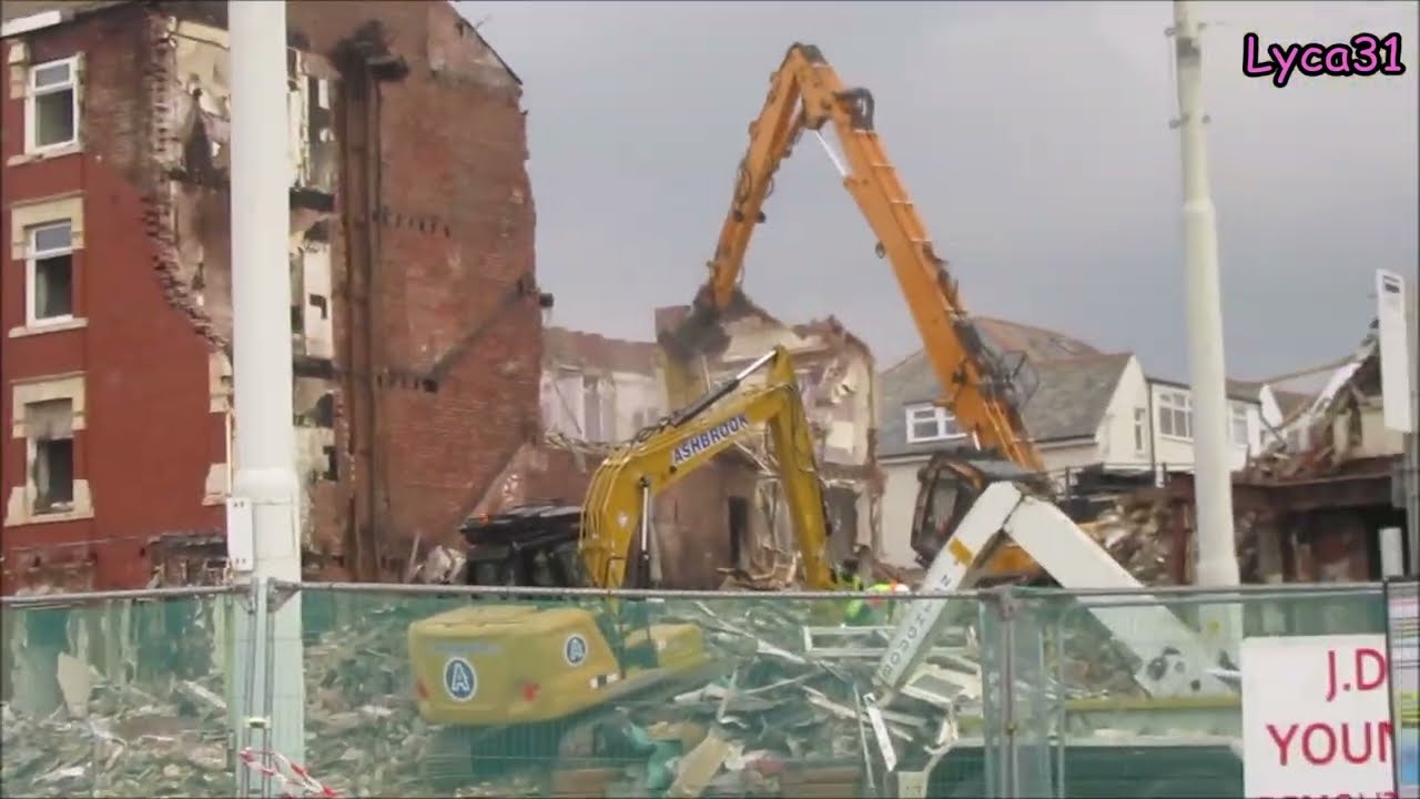 New Hacketts demolition part twelve. Walking round the site perimeter.