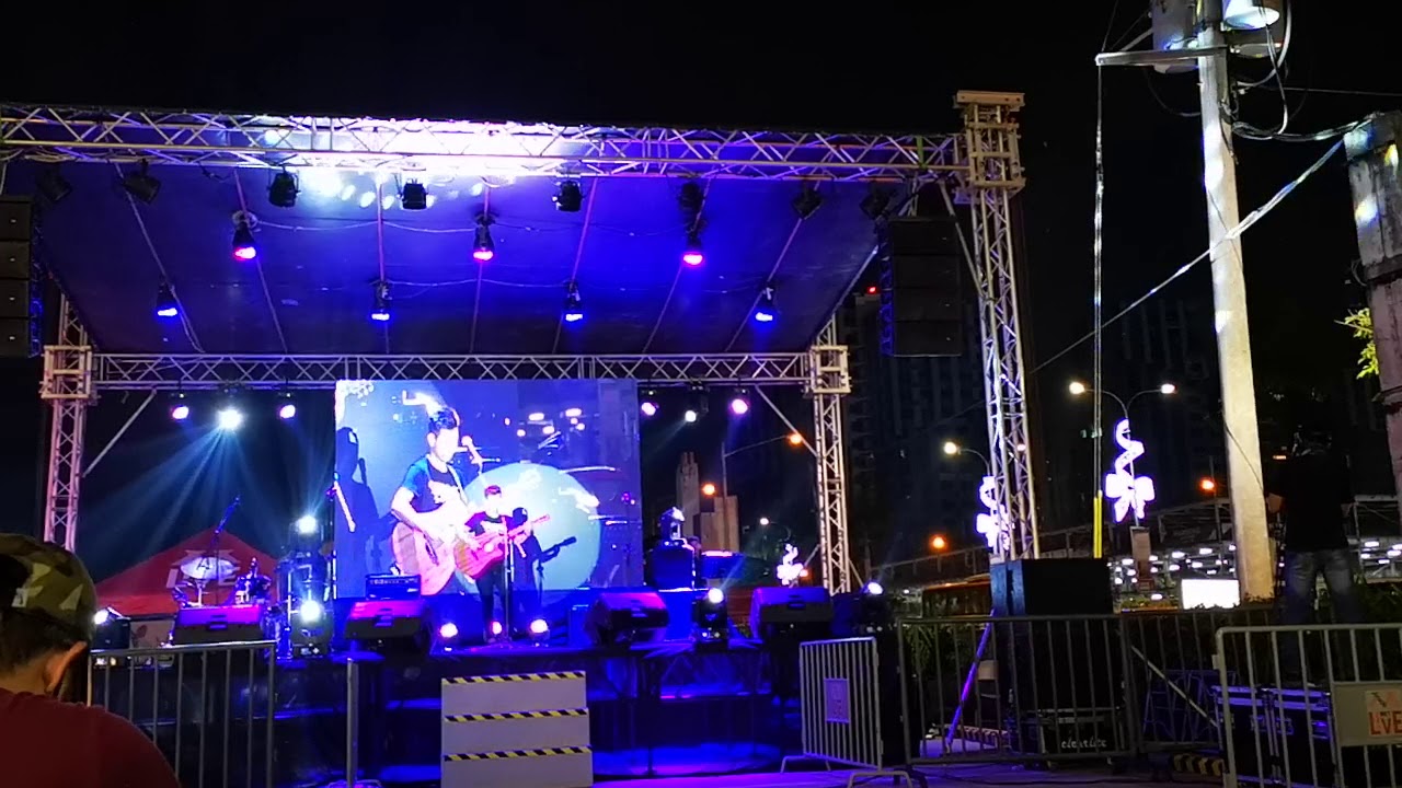 Four- Lorenzo live at Met Live Mall