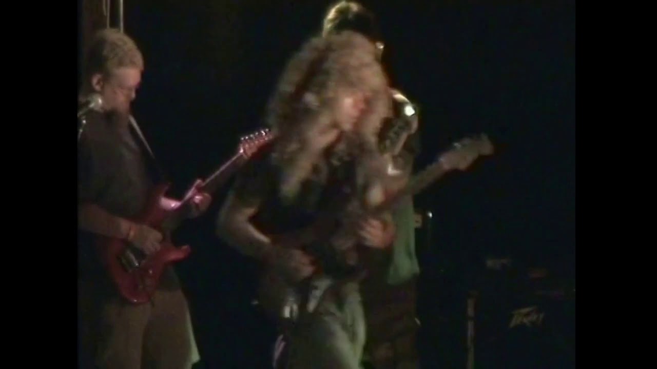 Serpent kiss