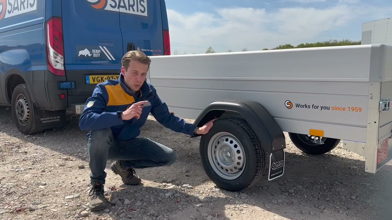 Anhängerreifen richtig pflegen: Reifendruck, Alter & sichere Lagerung