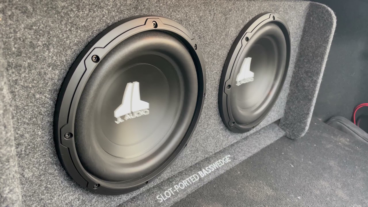 JL Audio subwoofer W0v3 10 inch playing rap music