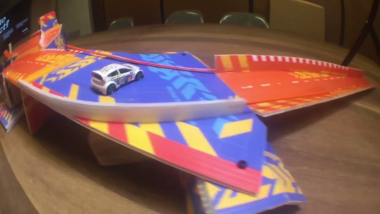 Hot Wheels drift track build, best ever?