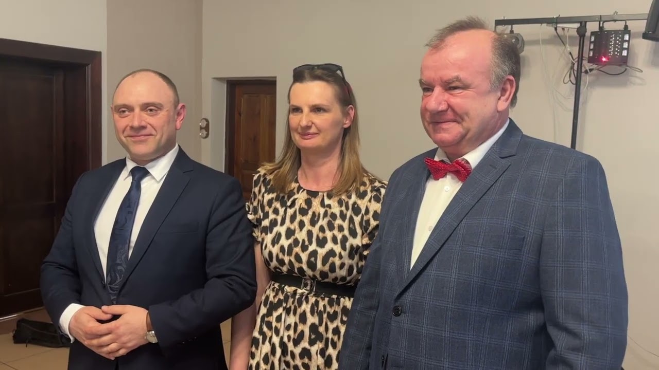 Panowie usługiwali paniom