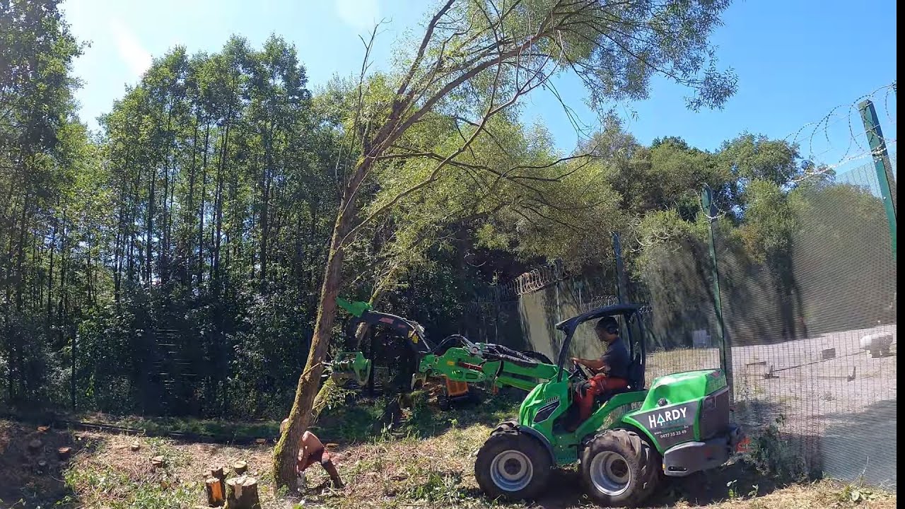 ABATTAGE PROCHE DES CLÔTURES ⚠️, CHARGEUR AVANT 860I