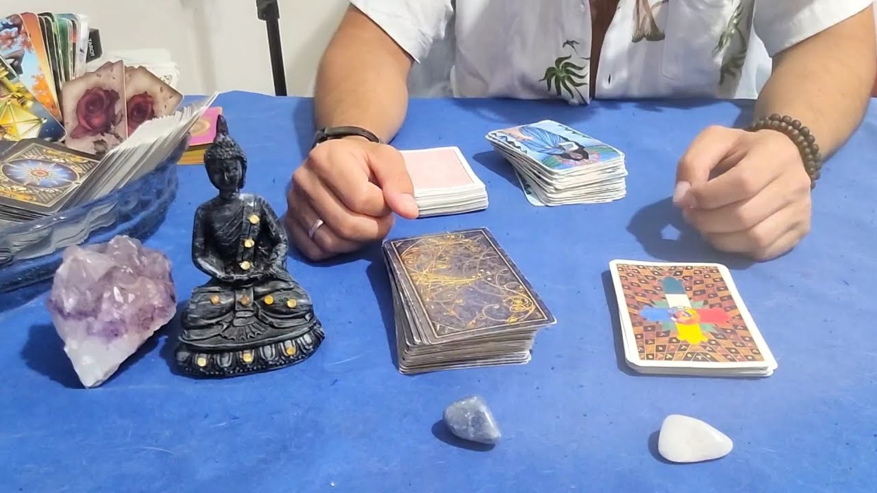 🔮✨️ Como está o relacionamento Dele(a) com a Outra(o) ? | Vale a Pena insistir ? Leitura Intuitiva