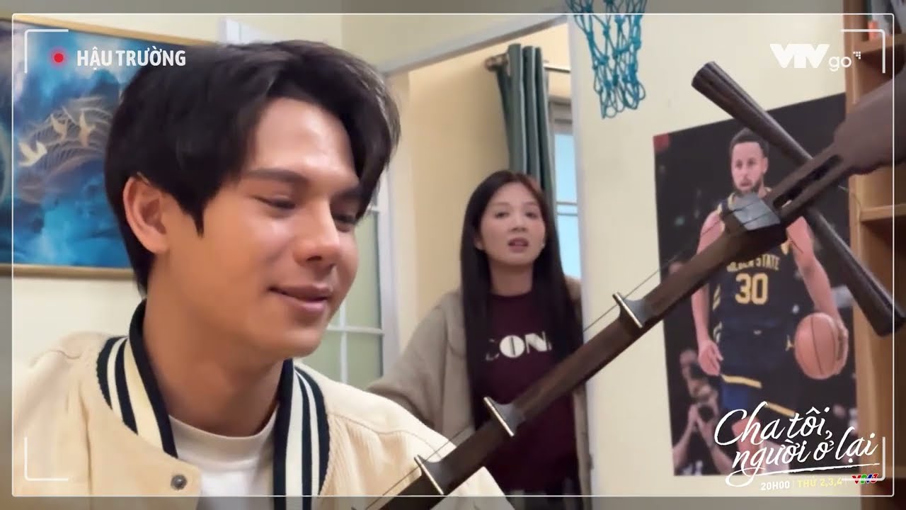 [Hậu trường] Cha tôi người ở lại | Thái Vũ (Việt) diễn với cây đàn "xuất thần" | Phim gia đình mới