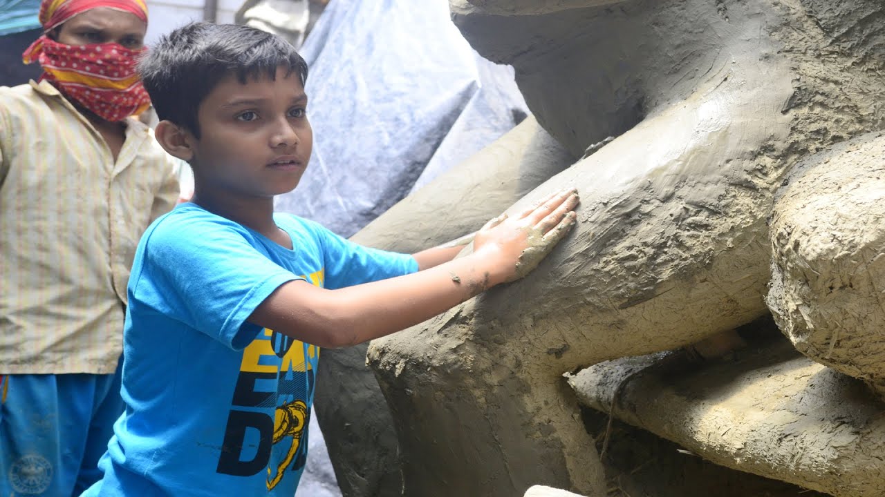Durga Idol Making in Kolkata Kumartuli 2018 | Durga Idol | Durga Puja 2018 | Durga Idol Making