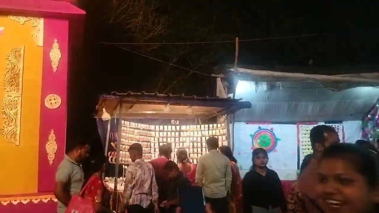 সিঙ্গুরথানার অন্তর্গত কমলাপুরে বৈষ্ণবী পুজো হচ্ছে তার ব্লগের ভিডিও তৈরি করেছি ওটাই ছাড়লাম সবাই দেখো