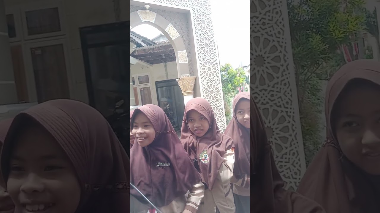 Belajar dan Bermain Bersama Anak-Anak Darunajah