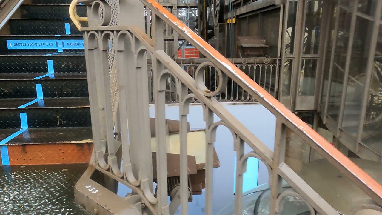 【4K】- Walking up the Eiffel Tower via Stairs to first and second floor - 🇫🇷 Paris