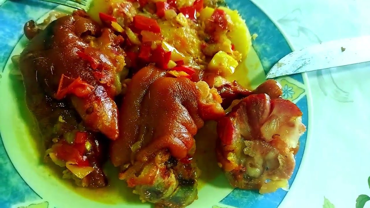 Tocana de picioare de porc , adidasi ,cu legume si cartofi.o sigura portie