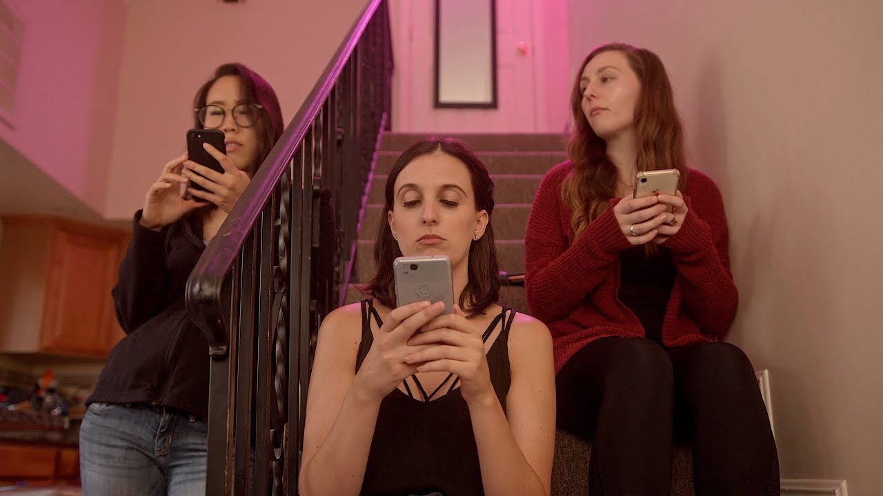 How girls stalk guys