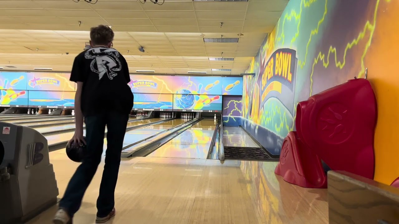 Bowling for fun #bowling #foryou #brunswick #stormbowling 