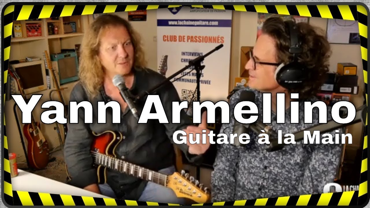 Yann Armellino présente guitare à la main son album Heritage Blend