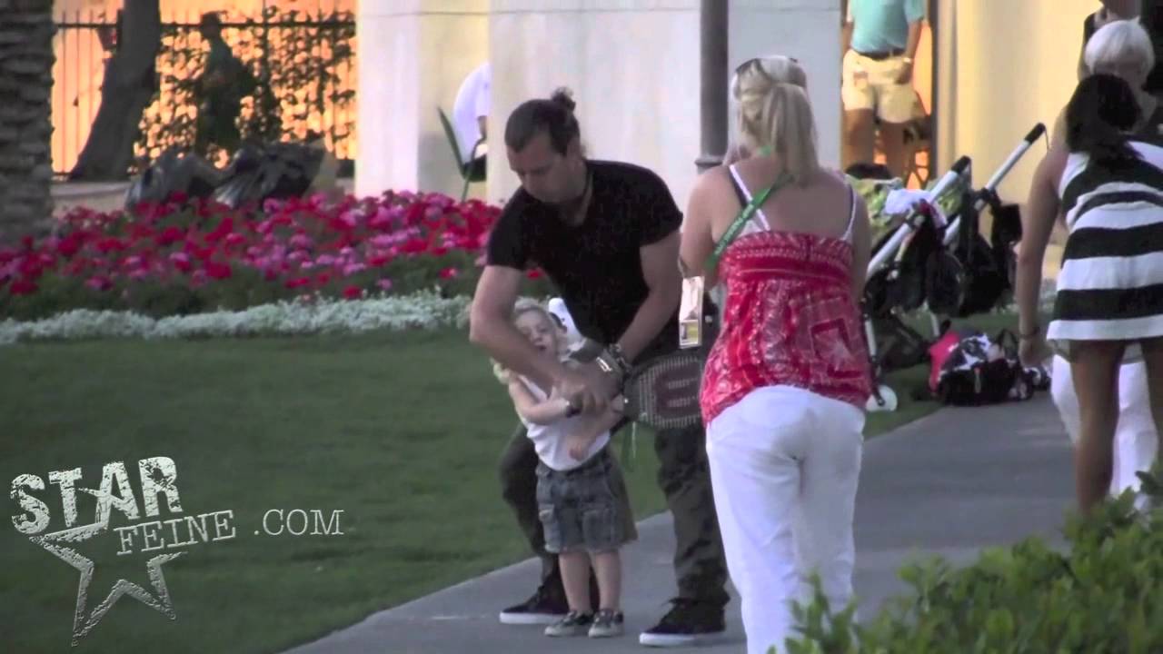 Gavin Rossdale and Gwen Stefani Play With Kids At Tennis Tournament In Palm Springs