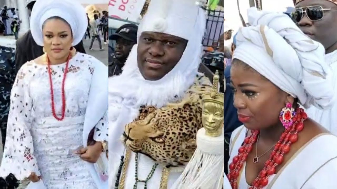 OONI WITH HIS TWO NEW WIVES ASHLEY AND MARIAM AT OLOJO FESTIVAL 2022