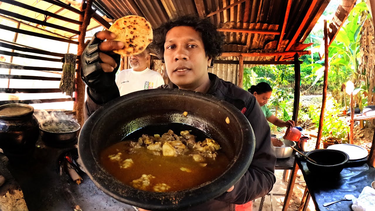 මස් කරියේ රස  Delicious Beef Curry Sri Lankan Food | Street Food අලකොල මාළුව බිව්වා