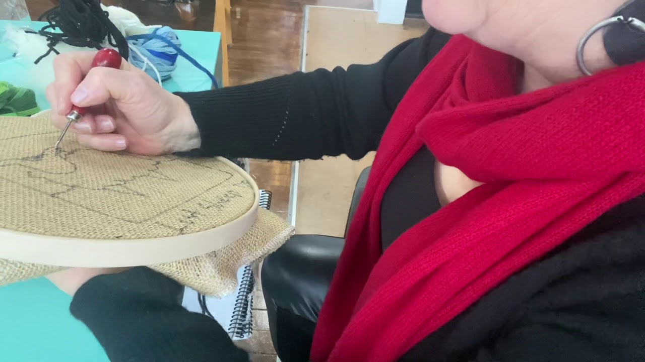 Deanne orders her own beginner kit! How to hook yarn, cloth strips, or fleece in your rugs.