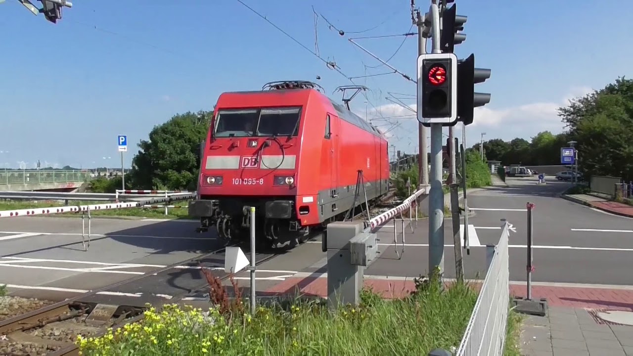 Norddeich Mole und Norddeich - Endbahnhof an der See
