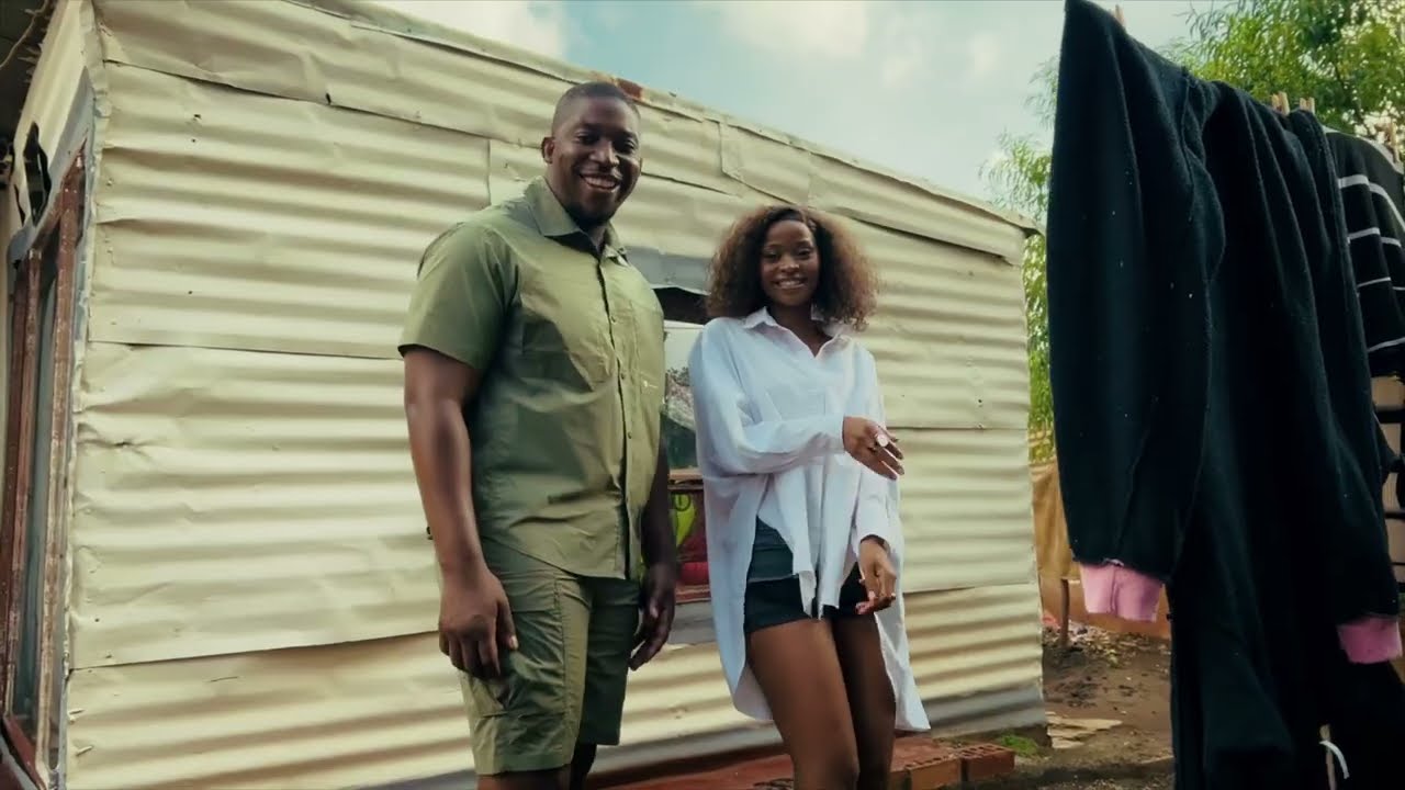Dj Sicky & Sponch Makhekhe - Ubuhle Bakho (Official Visualiser) .