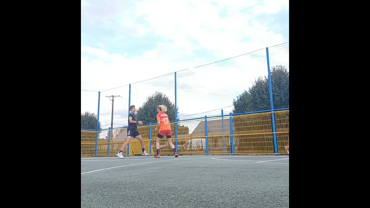 Handball  Tir &agrave; 9 m&egrave;tres &Scaron;ut sa 9 metara Shot from 9 meters