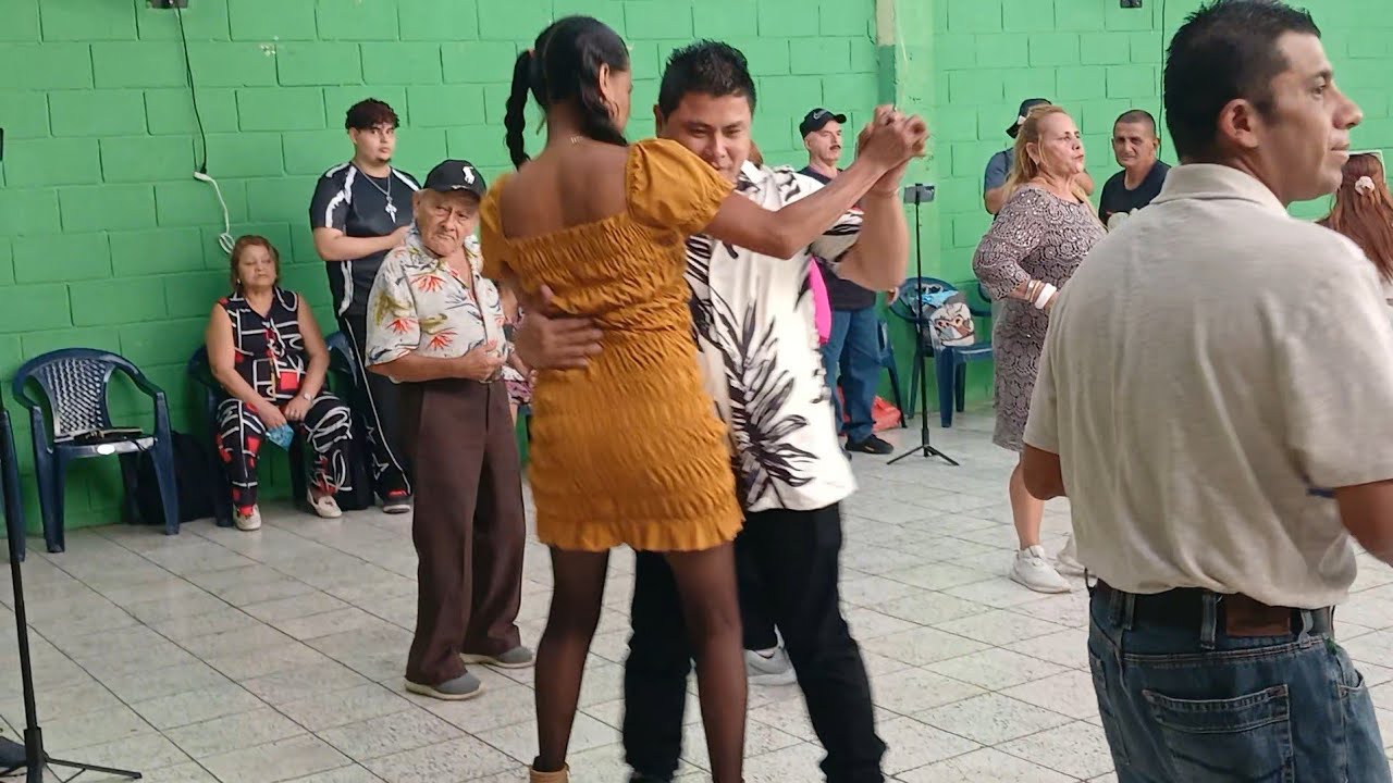 🔴DANIEL EL MAS SOLICITADO PARA MOVER EL BOTE Y SE ROBAN EL SHOW  DE BAILE CON LA CATRACHA 💃🕺😱