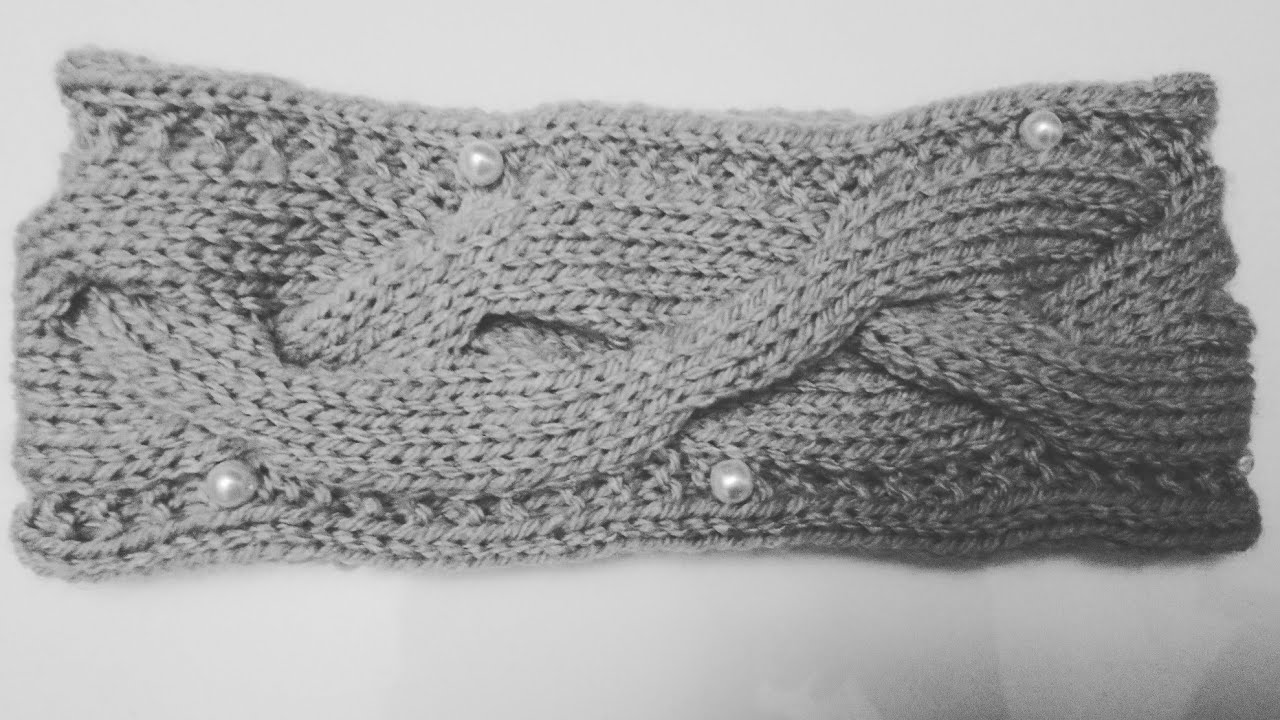 Cache oreilles bandeau headband avec des torsades et des perles au tricot
