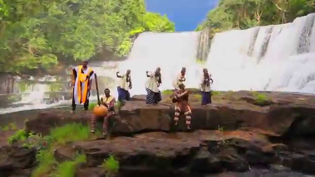 SEKOUBA KANDIA -Guinée Is Back  Clip officiel