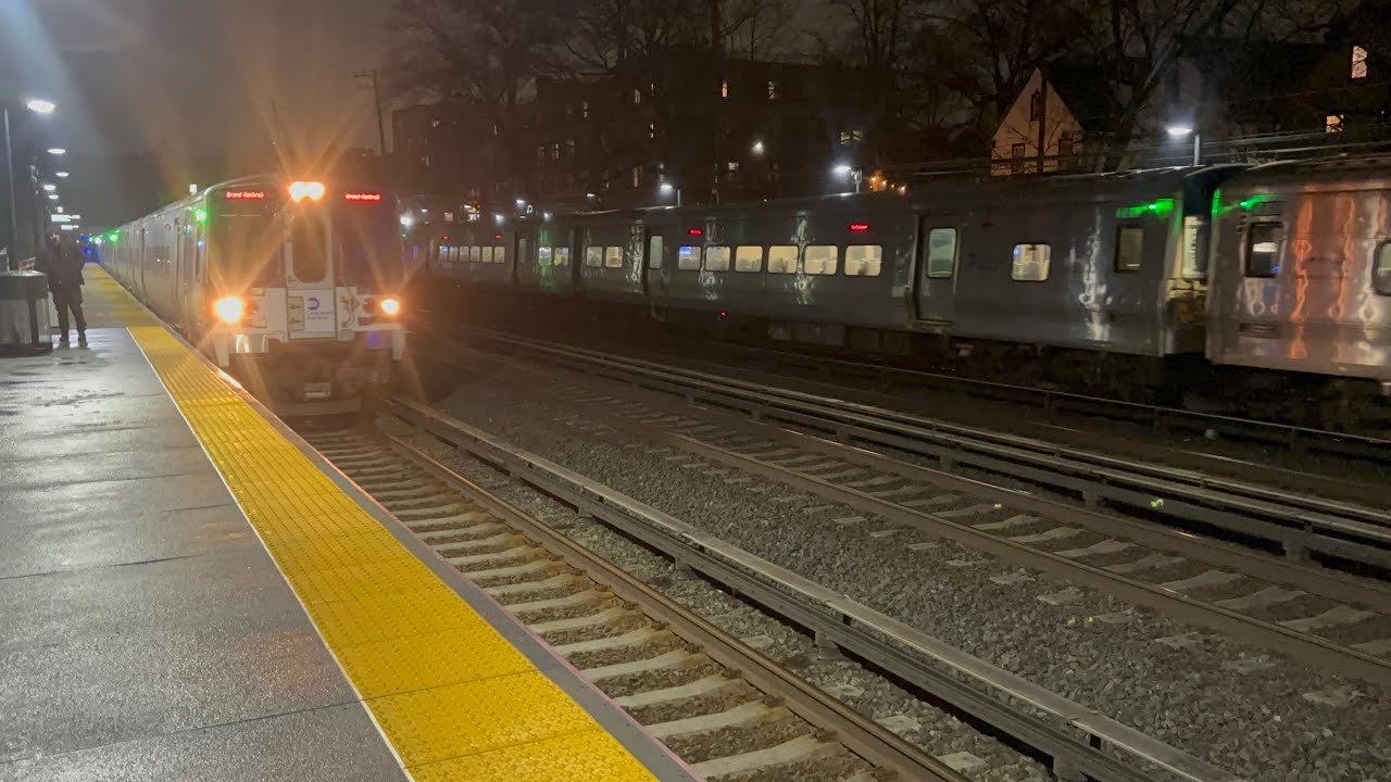 LIRR Friday evening train action at Kew Gardens (M7,M9 