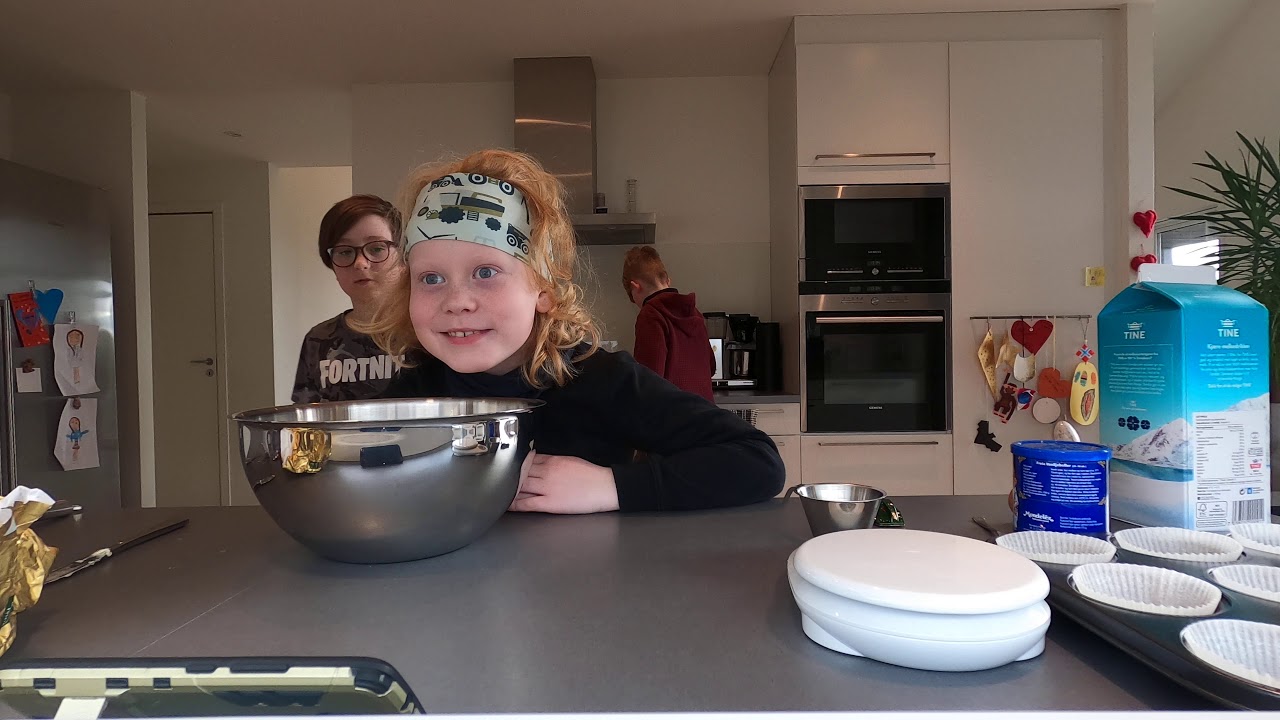 Hvordan lage muffins! (sjokolade edition) Del 1.