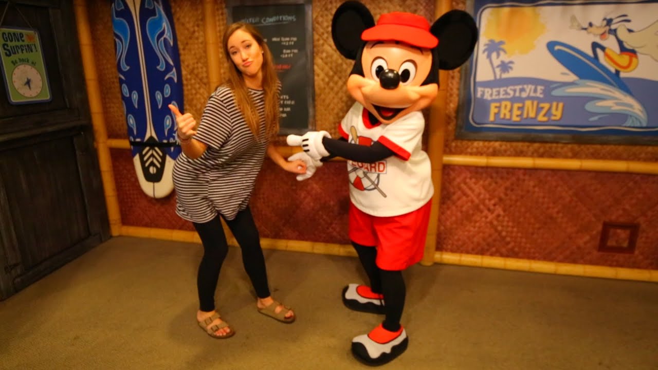 Disneyland Vlog! (Part 2) | Gardiner Sisters