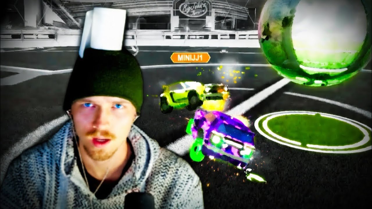 Я играл в соревновательную Rocket League с туалетной бумагой на голове.