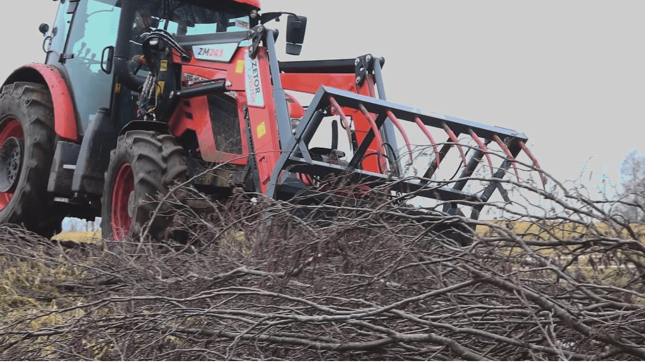 ZETOR BOKIEM!!!Porządki na polu!!!Spychanie krzaków po wycince 2k21!!!Takiej akcji jeszcze nie było!