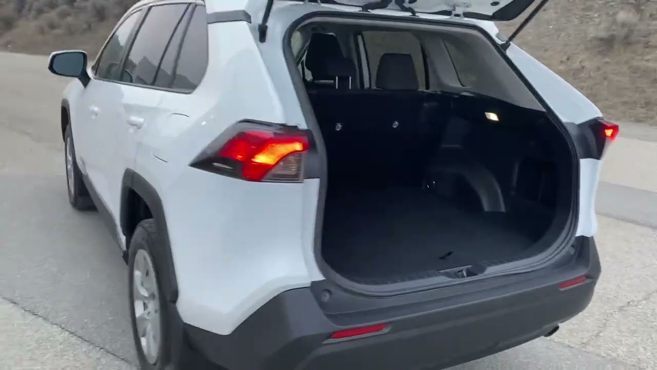 Toyota RAV4 LE 2022